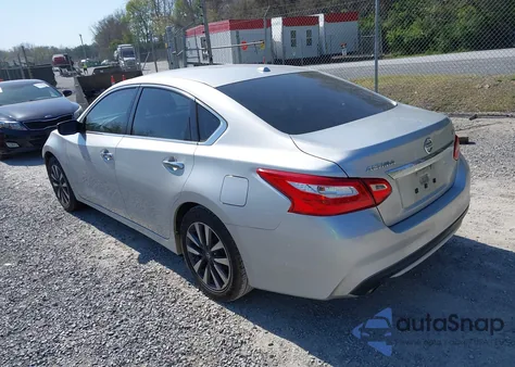 2017 Nissan Altima 2.5 Sv z USA, uszkodzony, nr VIN 1N4AL3AP7HC155010